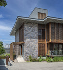 manufactured stone veneer slate look Sierra anthracite coffee ash handmade installed outside facade house 