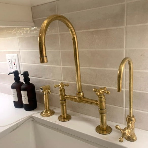 2 Hole Solid Brass Bridge Kitchen Faucet with Sprayer